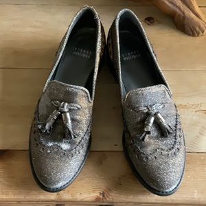 STUART WEITZMAN GOLD/SILVER SPARKLE TASSEL LOAFER SIZE: 6-1/2